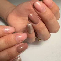 خدمات زیبایی و ناخن