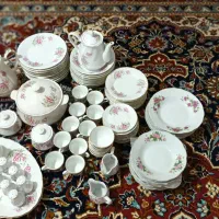 چینی ۱۲ نفره قدیمی خیلی سبک