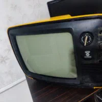 تلویزیون قدیمی پارس|کلکسیون اشیاء عتیقه|همدان, |دیوار