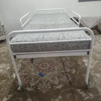تخت بیمارستانی