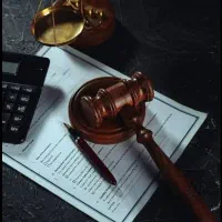 وکیل تخصصی قرارداد و امور شرکت ها