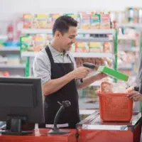 فروشنده سوپرمارکت شیفت عصر