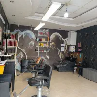 به یک همکار ماهر ارایشگر با مشتری نیازمندیم ...