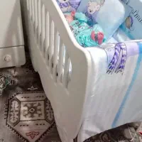 تخت کنار مادر اصن استفاده نشده