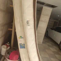 دو عدد تشک خوشخواب دو نفره و کفی تخت