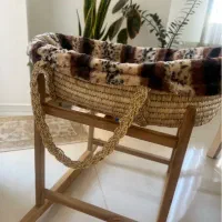 گهواره چوبی با سبد قابل حمل