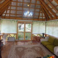 خانه باغ سنتی برای گذراندن اوقات در پاییز و زمستان