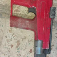 تفنگی میخکوب