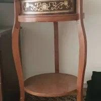 میزکنارسالنی