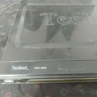 یک دستگاه DVD