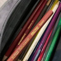 مداد رنگی با جا مدادی