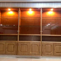 ویترین دیواری (چوب طبیعی)