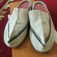 دمپایی زندان بافت