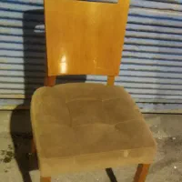 صندلی چوبی در حد