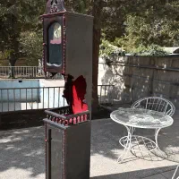 ساعت ایستاده و بوفه عتیقه