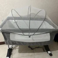 تخت کنار مادر زویه