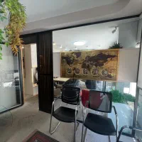 پارتیشن با در باز شو شیشه ای