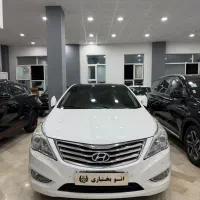 آزرا گرنجور مدل ۲۰۱۲