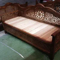 تخت سنتی|مبلمان خانگی و میز عسلی|اصفهان, دوطفلان|دیوار