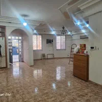 فلکه الله سه خواب ویلایی دویست متری مناسب تجاری