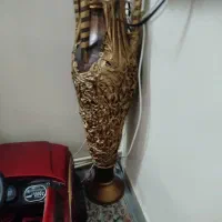 گلدان  بزرگ کنار سالنی