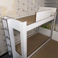 یه تخت دوطبقه و یک تخت طبقه در مجموع به قیمت 9 م