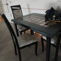 میزناهارخوری چهارنفره کاملاسالم وبدون هیچ ایرادی