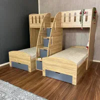تخت برای سه فرزندها|تخت و صندلی بچه|اصفهان, باغ فدک|دیوار