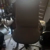 صندلی اداری سالم وتمیز