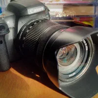 دوربین canon 760D با لنز 18-135 درحد نو