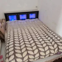 سرویس تخت وکمد وگنجه.ساعت ایستاده.میزتلفن