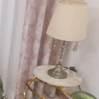 میز و آباژور