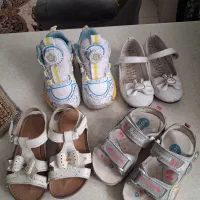 چند جفت کفش بچگانه دخترانه