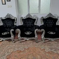 مبل سلطنتی مشکی با چوب طوسی