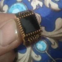 انگشتر رنگ ثابت و چاقو