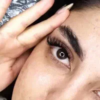 تخفیف ویژه کاشت و آموزش مژه به مناسبت دهه کرامت