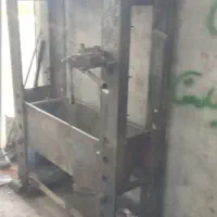 پرس هیدرولیک ۲۰۰ تن