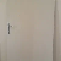 درب چوبی خانه استفاده نشده همراه چهارچوب بااستحکام|مصالح و تجهیزات ساختمان|اهواز, کوی آغاجاری|دیوار