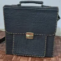 کیف دستی . اداری . دانشجویی . چرم دست دوز