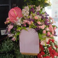 به چند نیرو جهت کار در گل فروشی