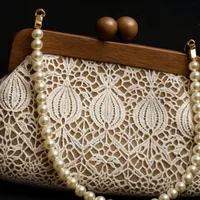 کیف دهانه چوبی