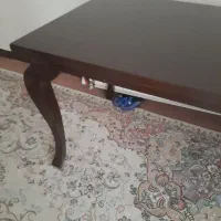 میز ناهار خوری چوبی سالم وتمیز