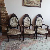 مبل و عسلی بزرگ
