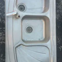 سینک ظرفشویی دو قلو و هود شیشه ای