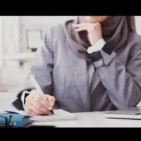 منشی و حسابدار خانم