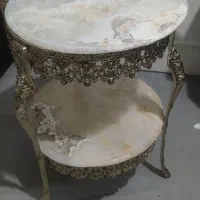 میز برنجی با سنگ مرمر