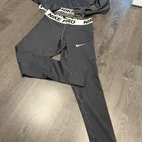 ست کراپ و شلوار ورزشی