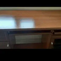 میز تحریر و کامپیوتر