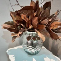 ۳عددگلدان باگلهای دست سازبابرگ مگلونیا زیباوطبیعی