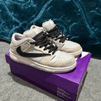 کتونی نایکی ترویس